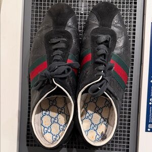 GUCCI
Leather trainers
39 EU women’s 
Good condition